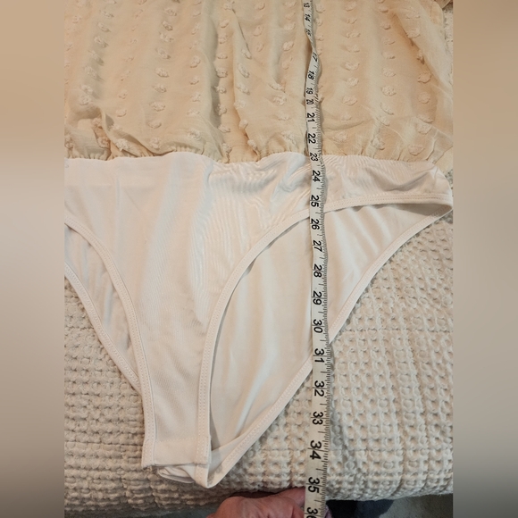 White Burch Cream Textured V-Neck Bodysuit Snap Crotch Romantic Victorian Sz 2X - Picture 8 of 10